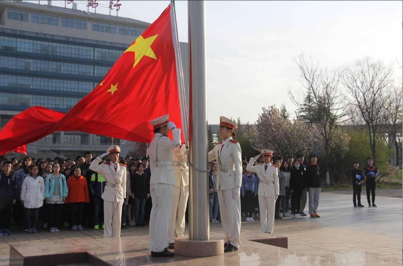 调查显示美国近四成企业打算裁员,衰退担忧和人工智能是两大主因