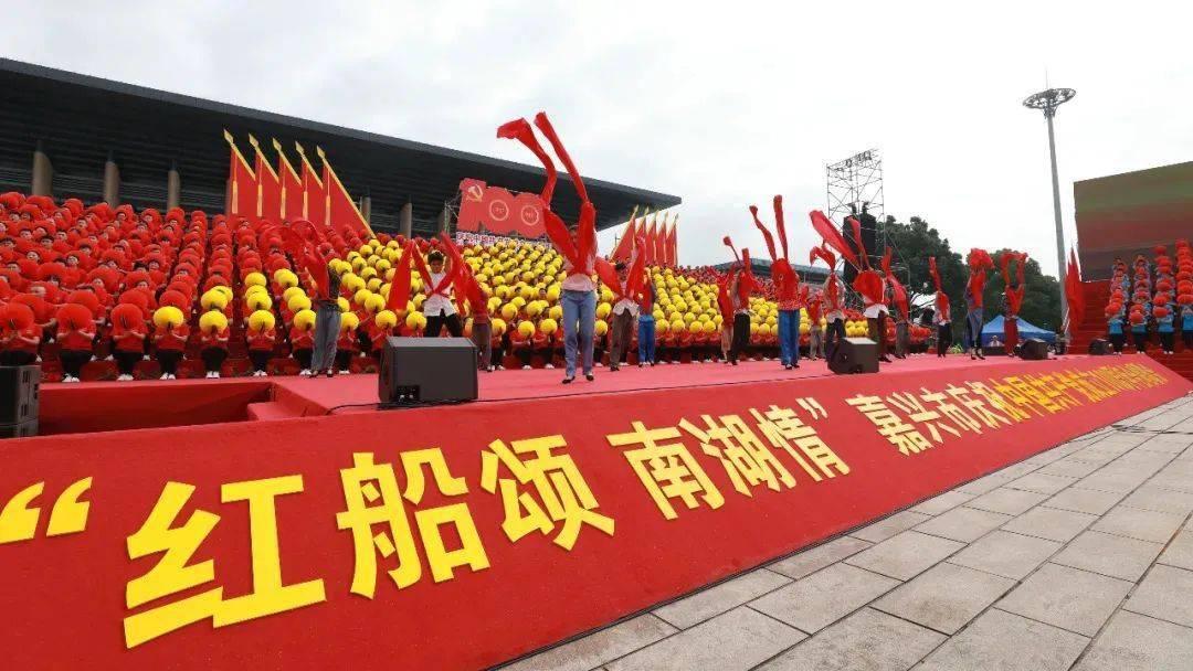 柳州街头，“瑶山匪王”林秀山，坐八仙桌游街示众；他做了些什么